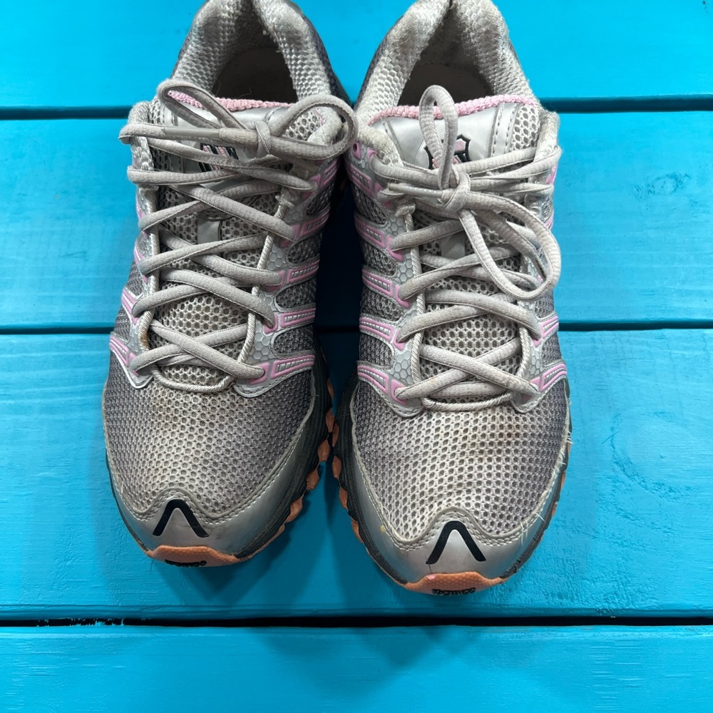 K-Swiss Women's Gray and Pink Athletic Shoes
